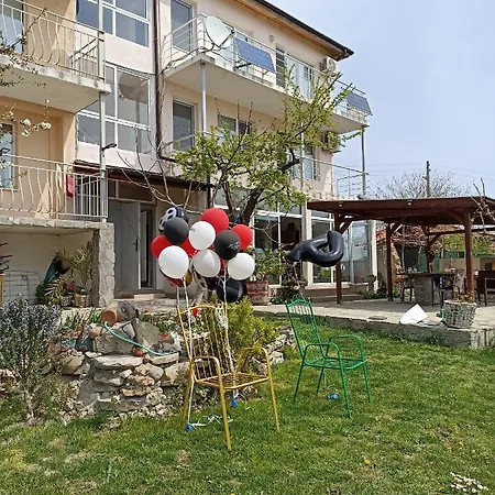 Apartment Stai Za Gosti Bazdarovi Byala (Varna)