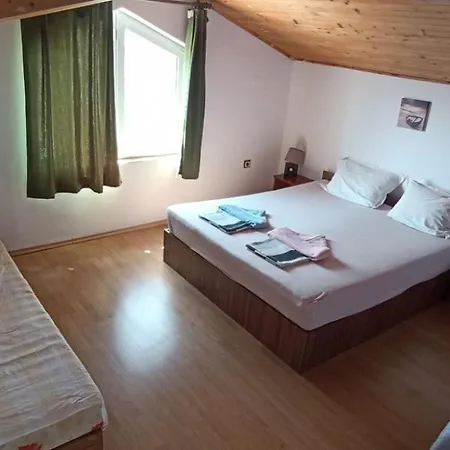 Apartman Stai Za Gosti Bazdarovi *