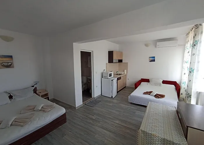 Апартаменты Stai Za Gosti Bazdarovi